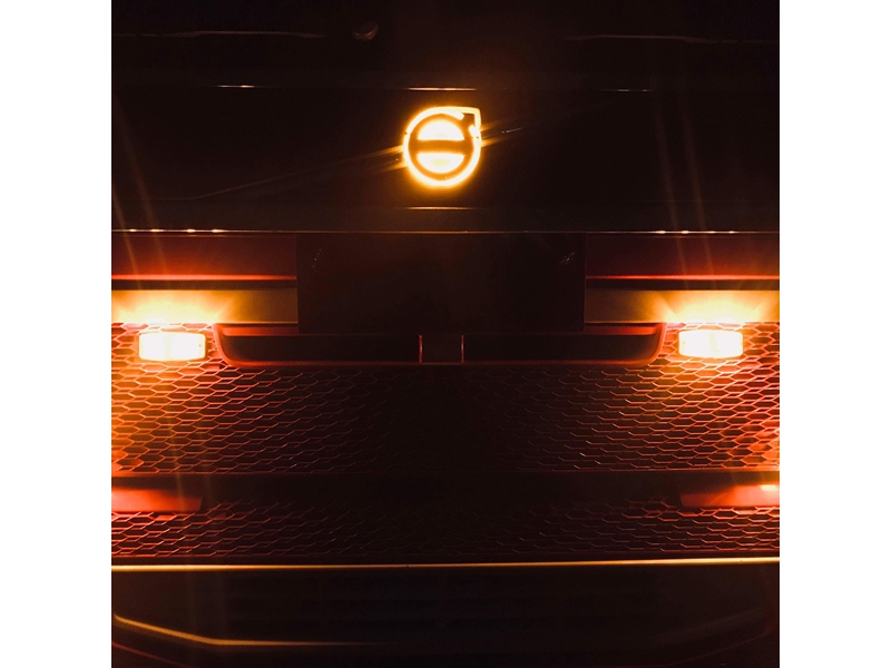 Verlicht Volvo embleem LED Geel