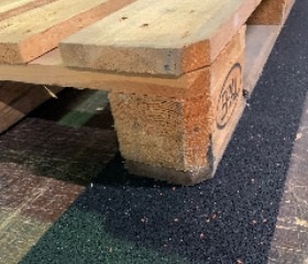 Antislipmat onder pallet 280x240