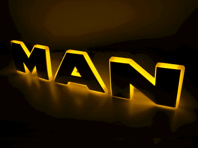 Verlicht MAN Logo in oranje LED IP65 