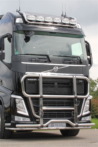 Bullbar staal verchroomd voor Volvo FH/FM voorbekabeld